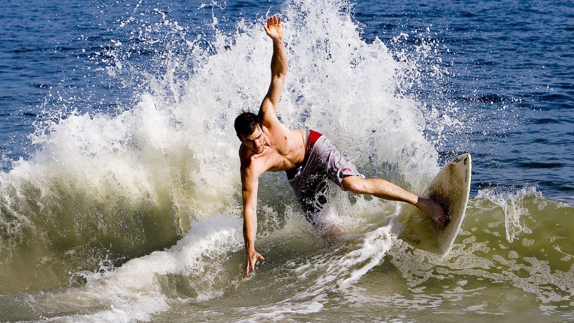 全国田径大奖赛解放军队包揽冠军，全国田径比赛